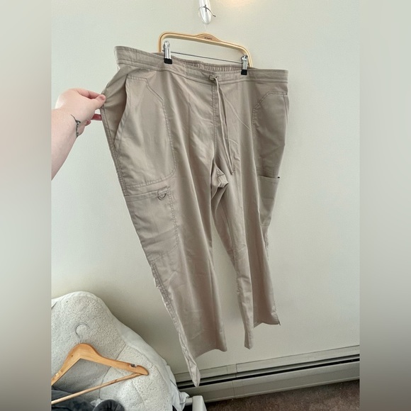 Case Western Reserve University Cherokee WW Revolution Women's Scrub Pant - Picture 4 of 12